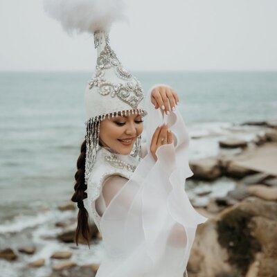 Песня Жарқынай Ханайым – Қызға Тілек