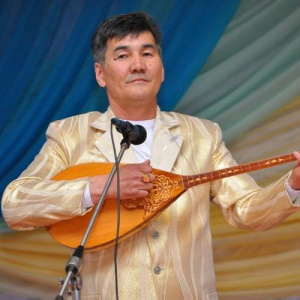 Песня Қайрат Нұрғазин – Қыздарға әсемдік жарасады