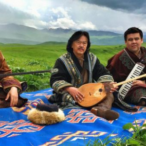 Песня Болат Мажағұлов & Секен Тұрысбеков & Ренат Гайсин – Ұлы Дала