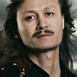 Песня Ұлықпан Жолдасов feat. Дауыс Kz тобы – Ақ қанат айдай перiштем