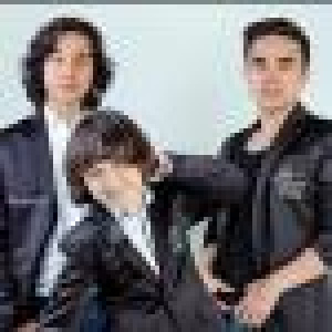 Песня Ағайынды Жүгінісовтер – Мектептегі махаббат (2015)