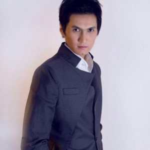 Песня Райым Уайыс – Анаңа қоңырау шалдыңба (2016)