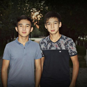 Песня Сүйінбай Сағынбай & Арнат Раисов – Ұялы қыз (2016)