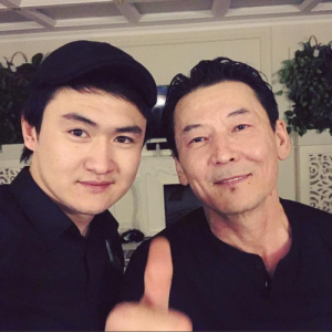 Песня Қыдырәлі Болманов & Төреғали Төреәлі – Бір тамшы жас (2016)