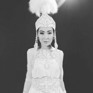 Песня Әсем Бижан – Құстар қайтып келе жатыр