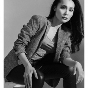 Песня Zhanar Dugalova – Кім үшін