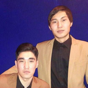 Песня Мейрамбек Бахитжанов & Махметқали Бауыржан – Мендей сүймейді (2017)