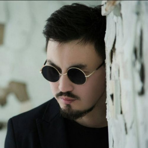 Песня Ochooou – Сенбейсің (2017)