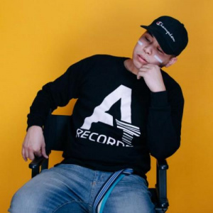 Песня Screamteen – Брюнетка Блондинка