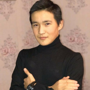 Песня Нұрсәт Серік – Көзілдірікті Қыз