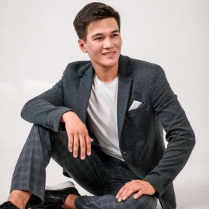 Песня Бекжан Балқаш – Күлімдеші