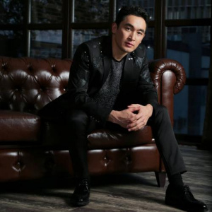 Песня Азимбек Байлин – Сүйгеніме ұяламын