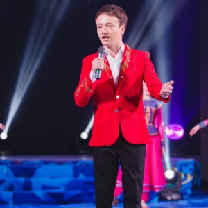 Песня Мұратбек Хайролда – Бейтаныс қыз