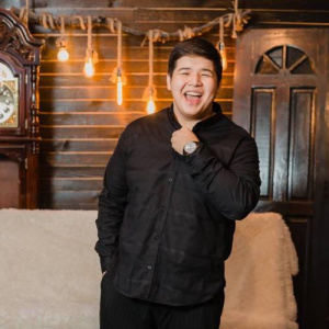 Песня Нұрбай Атамұрат – Тұрайықшы бір үйде