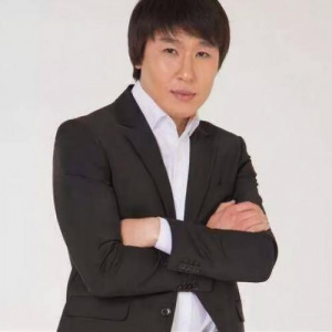 Песня Шыңғыс Құралбаев – Көзің әдемі