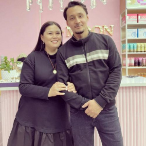 Песня Рүстем Жаныаманов & Дариға Бадықова – Махаббаттың мейрамы