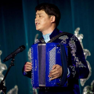 Песня Еркебұлан Сәрсенбеков – Айлы түнде]