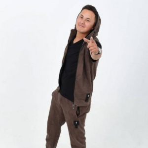 Песня Таужан Түймебай – Жалған бәрі жалған