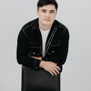 Песня Азамат Сабетов – Мадам