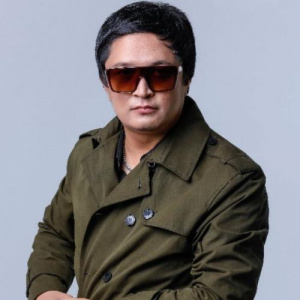 Песня Назар Серік – Minezi bir turli