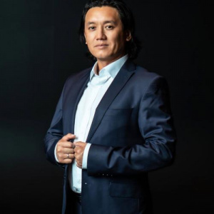 Песня Айбек Мұхамедәлі – Астанам әсем ақ қалам