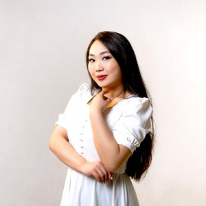 Песня Жібек Тлеужан – Сүйемін сені жүрекпен