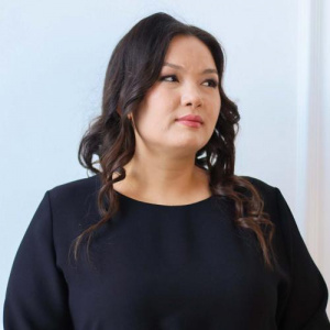 Песня Алина Шакиева – Жүрегіңді тыңда