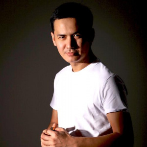 Песня Ақтөре Сыздық – Ана барыңа шүкір