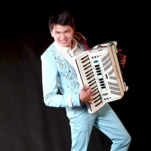 Песня Урумбаев Махмуд – Қарағым-ай (сырнай)