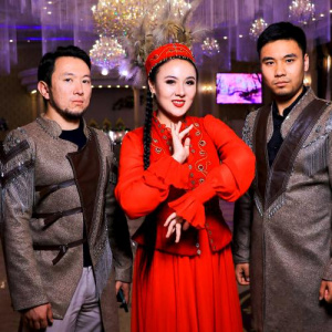 Песня Лала Бақытнұрқызы & Сармат тобы – Елім барда