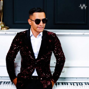 Песня Абилдаев Азат – Қара қара шаштарың