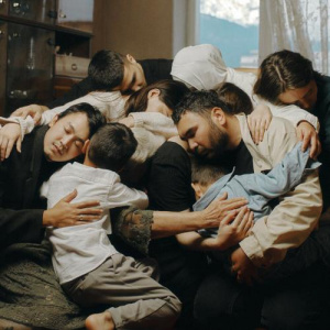 Песня Moldanazar feat. Ирина Кайратовна – Bata