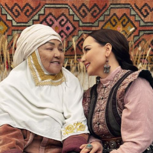 Песня Жазира Байырбекова – Анаңды сүйсең, менше сүй