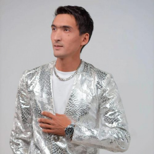 Песня Дихан Ильяшев – Әлдиіңді тыңдайыншы ана