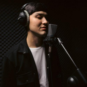 Песня Асылбек Қуанышқалиев – Бақытым деші