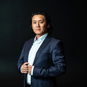 Песня Айбек Мұхамедәлі – Армандаймын адам боп жаралған соң