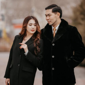 Песня Ақұзақ Мұратұлы – Бір көргеннен ұнаттым