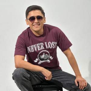 Песня Қаршыға Ильтан – Сүйгенім 20 жаста