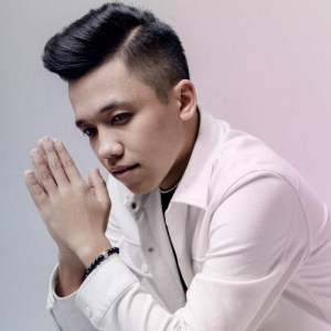 Песня Алиби Қанат – Біреу бар ма