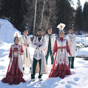 Песня Жанболат Ербатыров, Жазира Байырбекова, Әгугәй Ансамбль – ЕГЕМЕН ЕЛІМ