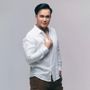 Песня Шынболат Ұзақбай – Шоқ қыздар