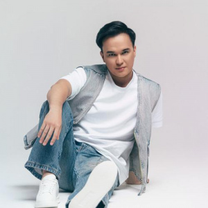 Песня Шынболат Ұзақбай – Америка, Лондон