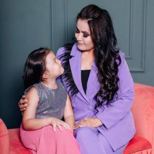 Песня Назира Хибашева, Еркеназ Темирбулат – Ана мен қыз