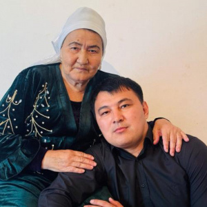 Песня Ерахмет Полат – Анаңды бағалай біл тірісінде