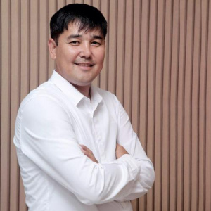 Песня Искендеров Қайрат – Ана сенсің бағалы әнім