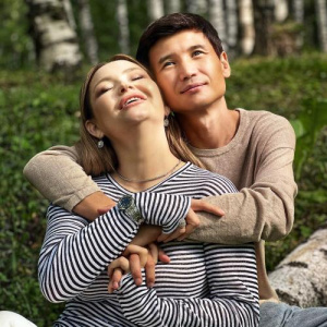 Песня Қуаныш Құрманбаев, Қарлығаш Сұлтанша – Мөлдіріндей тамшының