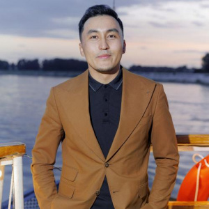 Песня Медғат Әділбек – Айлар өтті