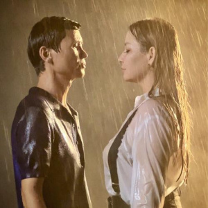 Песня Қуаныш Құрманбаев, Қарлығаш Сұлтанша – Бұл махаббат