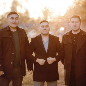 Песня Үш қыран тобы – Шығыстың жері