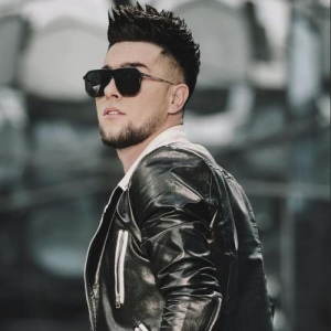 Песня Шах Атажанов – Сені Іздедім (cover)